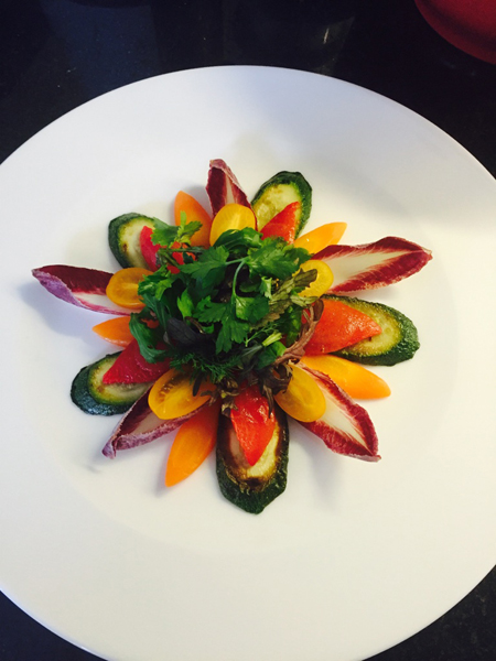 Gemüse-Salat als Stern angerichtet
